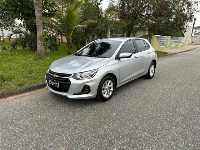 Carro Chevrolet Onix 2023 LT 1.0