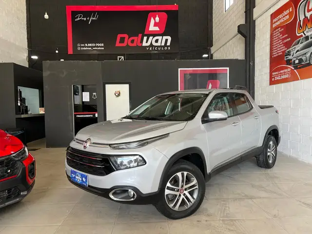 Carro Fiat Toro 2017 Freedom 2.4 TigerShark AT9 (Flex)