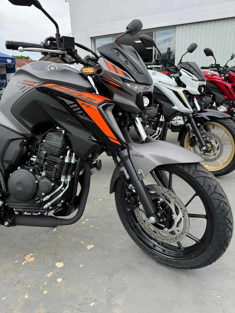 Yamaha Fazer FZ25 Connected