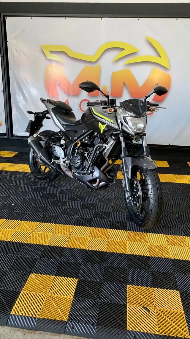 Carro Yamaha MT-03 2018 (ABS)