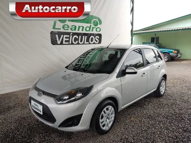 Carro Ford Fiesta Hatch 2014 SE Plus 1.0 RoCam (Flex)