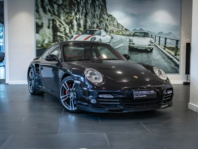 Carro Porsche 911 2010 Turbo Coupe 3.8