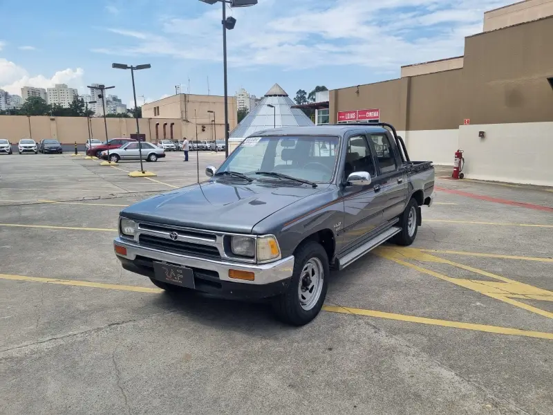 Toyota Hilux 4x4 2.4 (cab. dupla)