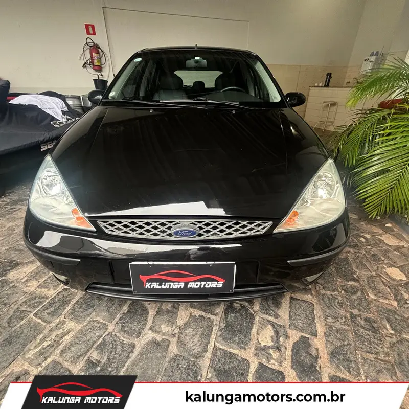 Ford Focus Sedan Ghia 2.0 16V Duratec