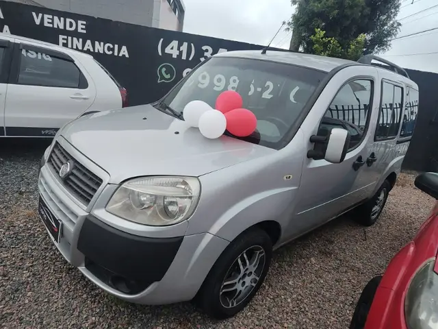 Carro Fiat Doblò 2012 Essence 1.8 16V (Flex)