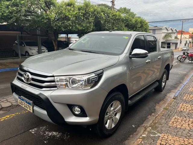 Carro Toyota Hilux Cabine Dupla 2018 Hilux 2.8 TDI SRV CD 4x4 (Aut)