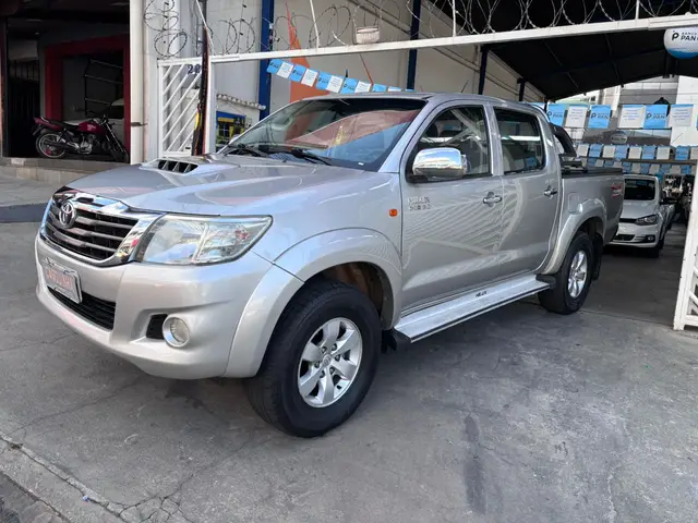 Carro Toyota Hilux Cabine Dupla 2014 Hilux 3.0 TDI 4x4 CD STD