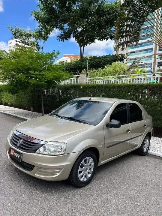 Renault Logan Authentique 1.0 16V (flex)