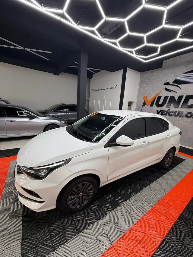 Carro Fiat Cronos 2023 Drive 1.3 (Flex) AT