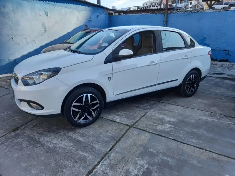 Fiat Grand Siena Essence 1.6 16V (Flex)