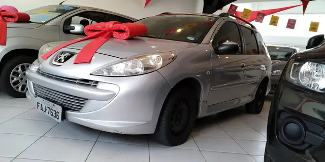 Carro Peugeot 207 SW 2013 XR 1.4 8V (flex)
