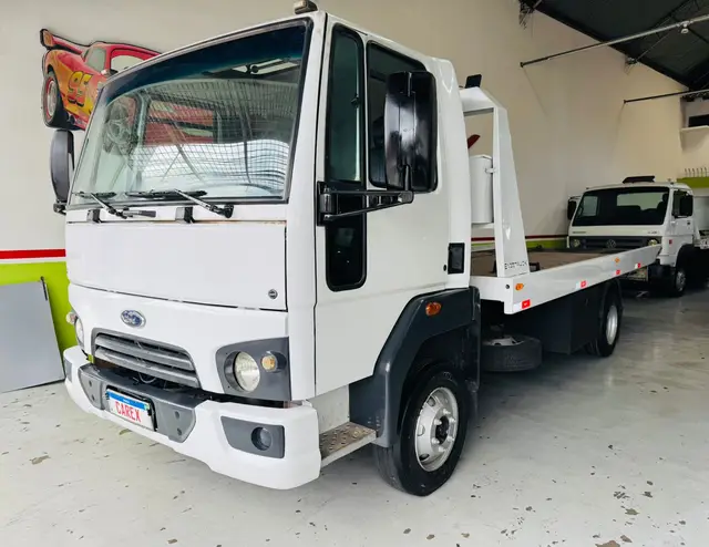 Carro Ford Cargo 816 2017 816