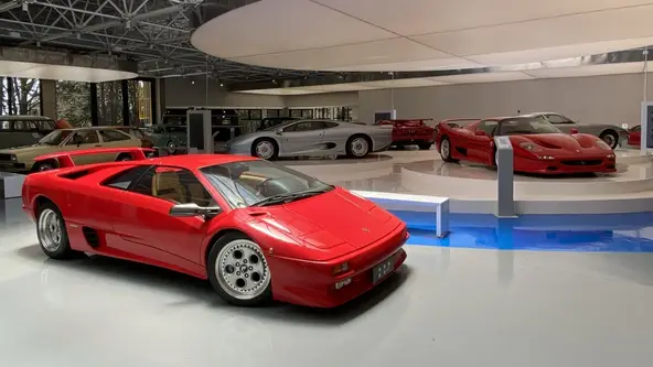 Novo museu tem escola de restauração e tem 110 automóveis expostos