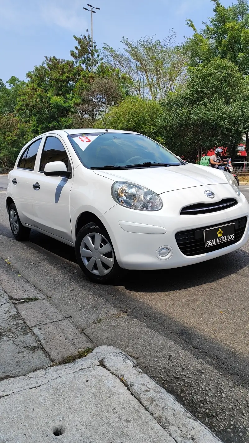 Nissan March 1.0 16V S (Flex)