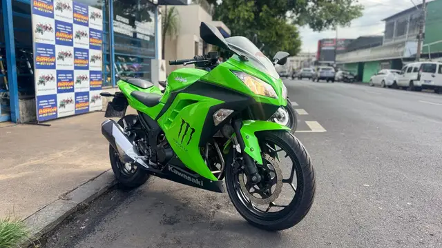 Carro Kawasaki Ninja 2015 300