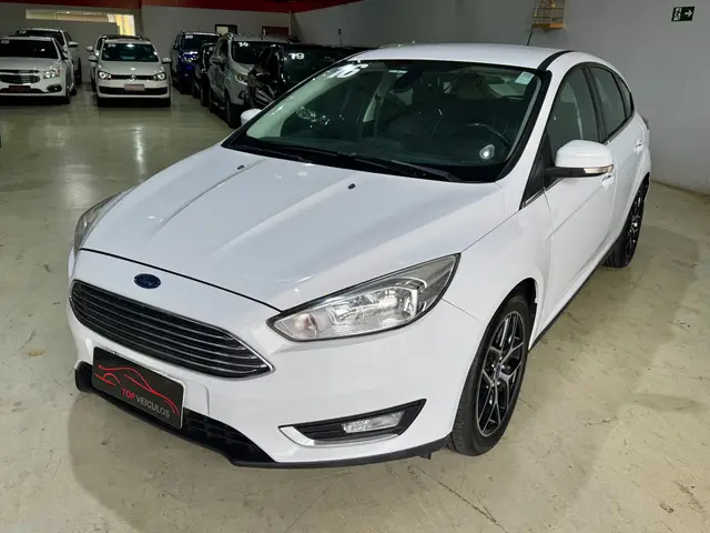 Carro Ford Focus Hatch 2016 Titanium 2.0 PowerShift
