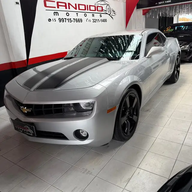 Carro Chevrolet Camaro 2011 SS 6.2