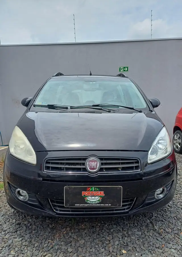 Carro Fiat Idea 2013 Attractive 1.4 8V (Flex)