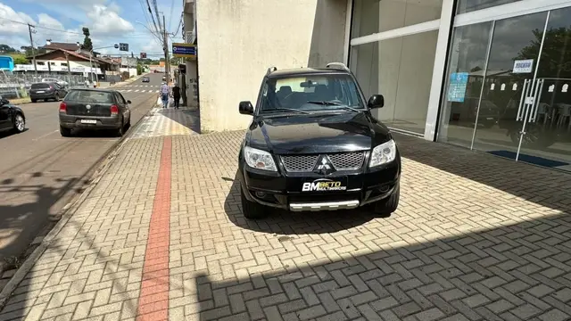 Carro Mitsubishi Pajero TR4 2013 2.0 16V 4x2 (Flex) (Aut)