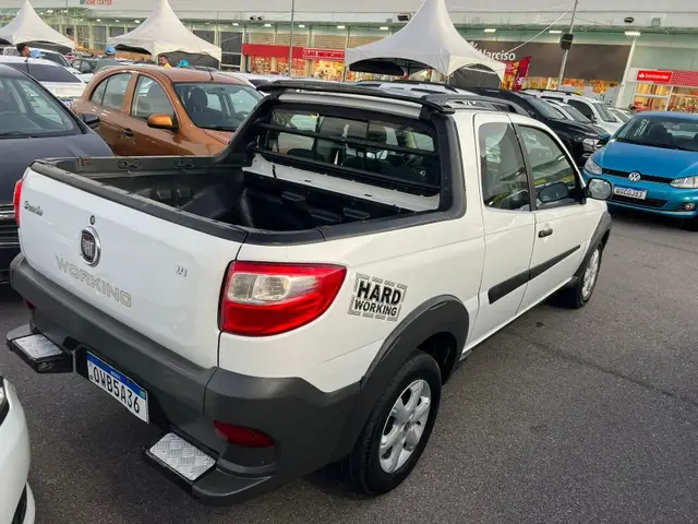 Carro Fiat Strada 2015 Working 1.4 (Flex) (Cabine Dupla)