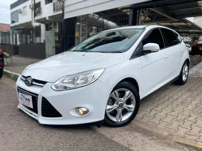 Ford Focus Hatch S 1.6 16V TiVCT PowerShift