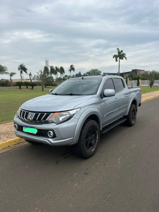 Carro Mitsubishi L200 Triton Sport 2019 Sport 2.4 GLS 4WD (Aut)