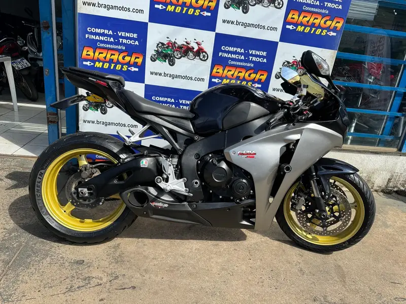 Honda CBR 1000RR Fireblade (Standard)