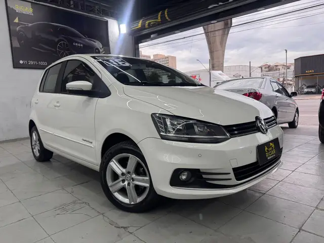 Carro Volkswagen Fox 2016 1.6 MSI Comfortline I-Motion (Flex)