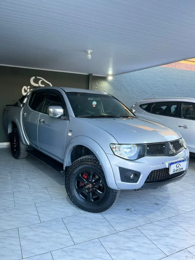 Carro Mitsubishi L200 Triton Sport 2011 L 200 Triton HPE 4x4 3.5 V6 (flex) (cab. dupla) (aut)