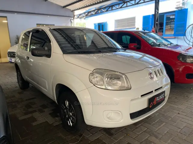 Carro Fiat Uno 2015 Vivace Celeb. 1.0 8V (Flex) 2p