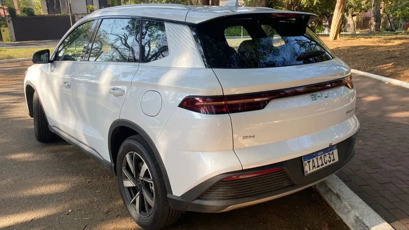 BYD Song Pro será 1º híbrido plug-in flex da marca feito no Brasil 
