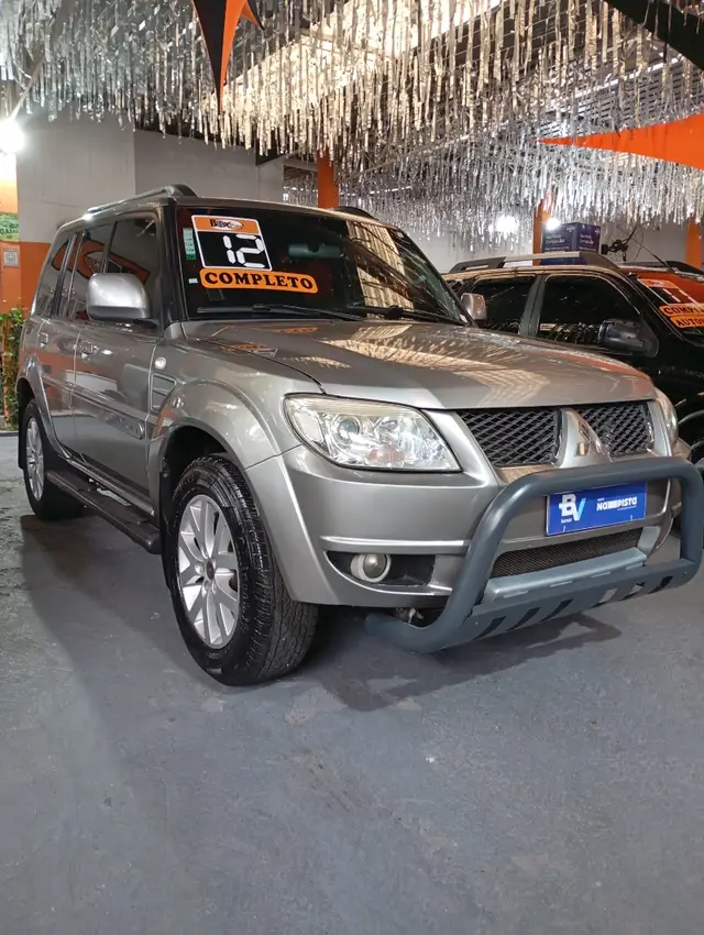 Carro Mitsubishi Pajero TR4 2012 2.0 16V 4x2 (Flex)