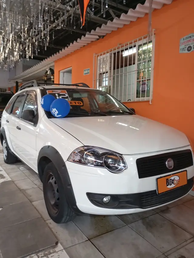 Carro Fiat Palio Weekend 2012 Trekking 1.6 16V (Flex)