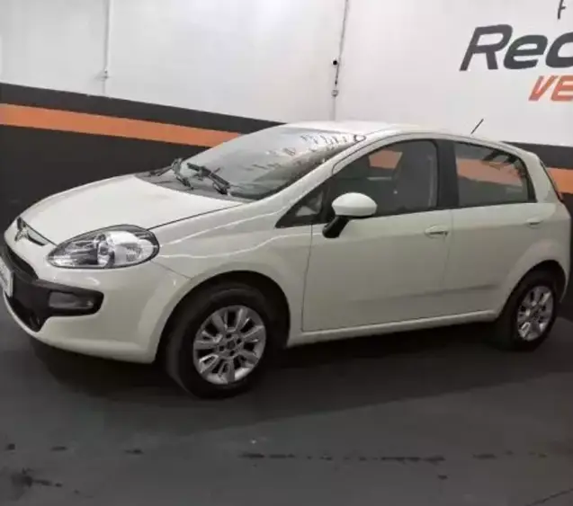 Carro Fiat Punto 2016 Attractive 1.4 (Flex)