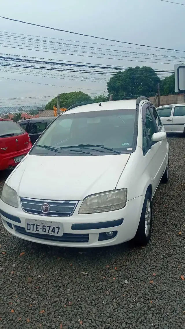 Carro Fiat Idea 2010 ELX 1.4 (Flex)
