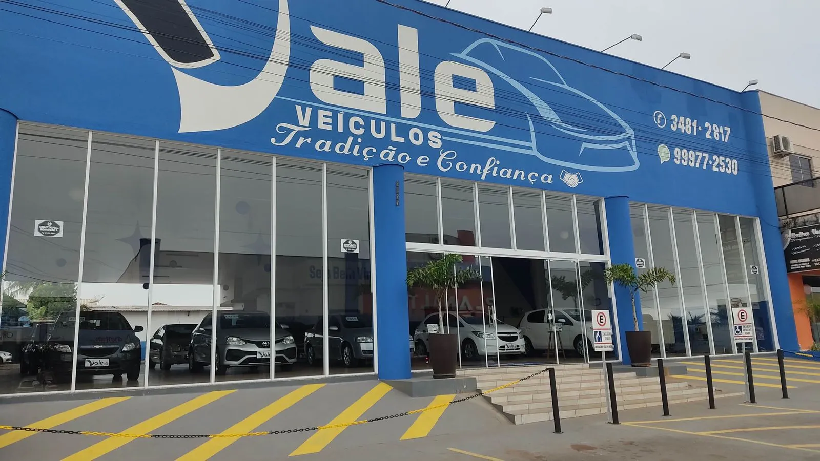 Fachada da loja Veículos à venda em VALE VEICULOS - Amambái - MS