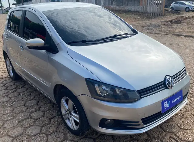 Carro Volkswagen Fox 2016 1.6 MSI Comfortline (Flex)
