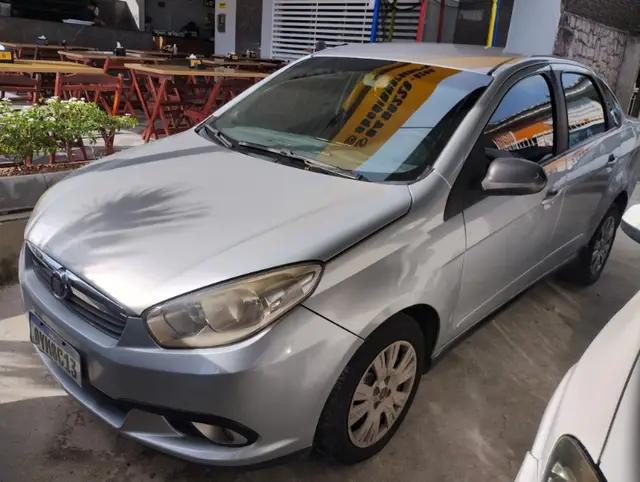 Carro Fiat Grand Siena 2014 Evo Attractive 1.4 8V (Flex)