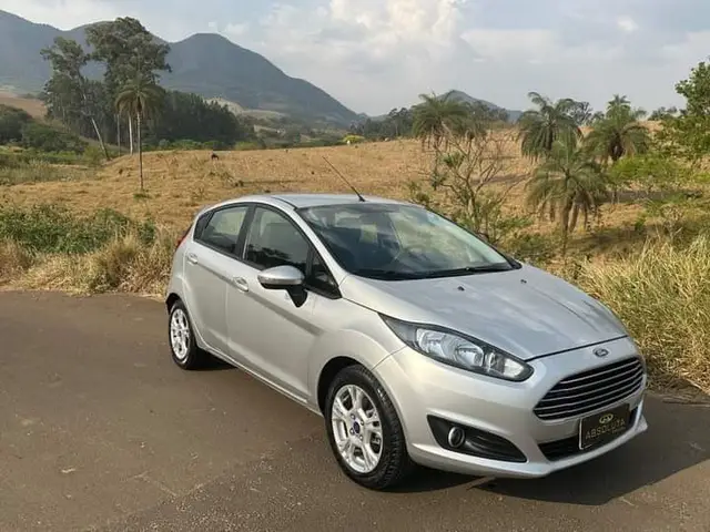 Carro Ford Fiesta Hatch 2016 1.6 (Flex)