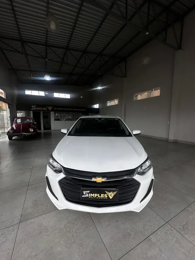 Carro Chevrolet Onix 2023 LT 1.0 Turbo