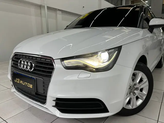 Carro Audi A1 2015 1.4 TFSI Sportback Attraction S Tronic