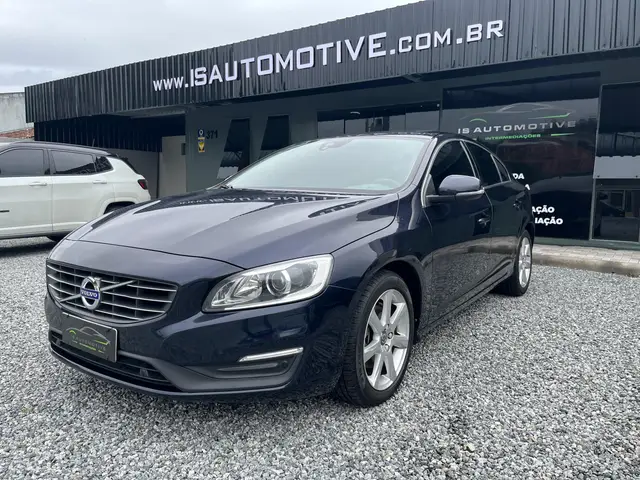 Carro Volvo S60 2017 2.0 T4 Drive-E Momentum