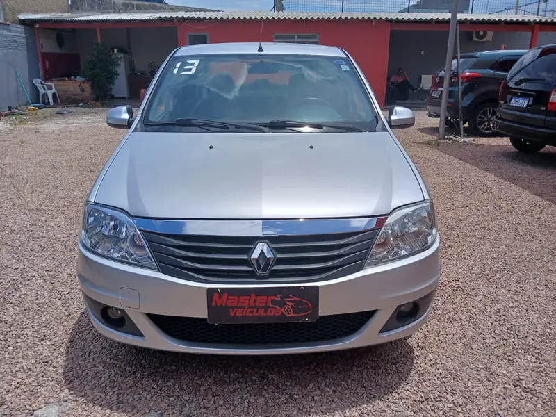 Renault Logan Expression 1.0 16V (flex)