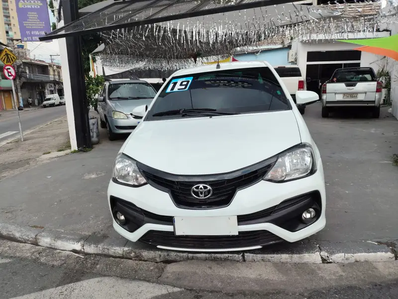 Toyota Etios X Plus 1.5 (Flex)