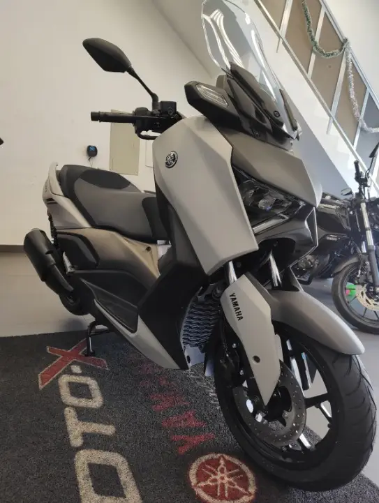 Yamaha XMax 250 Connected