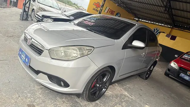 Carro Fiat Grand Siena 2013 Evo Attractive 1.4 8V (Flex)