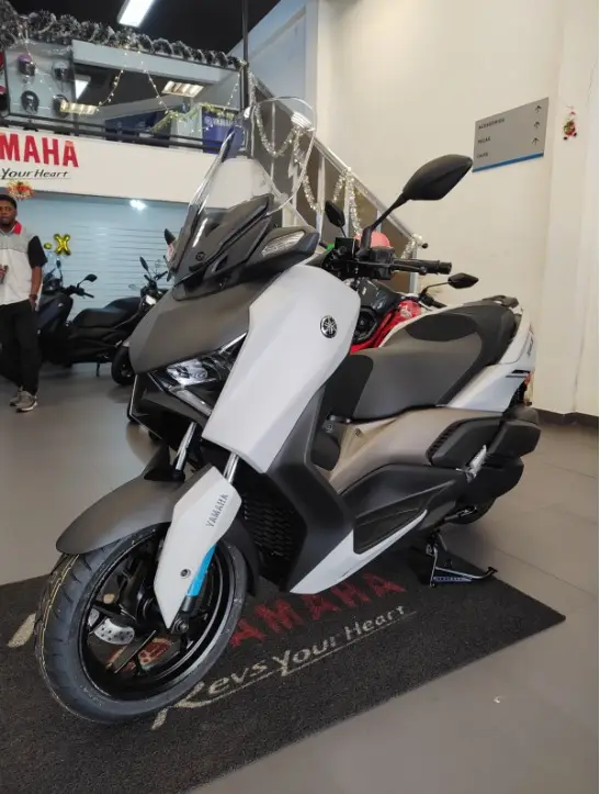 Yamaha XMax 250 Connected