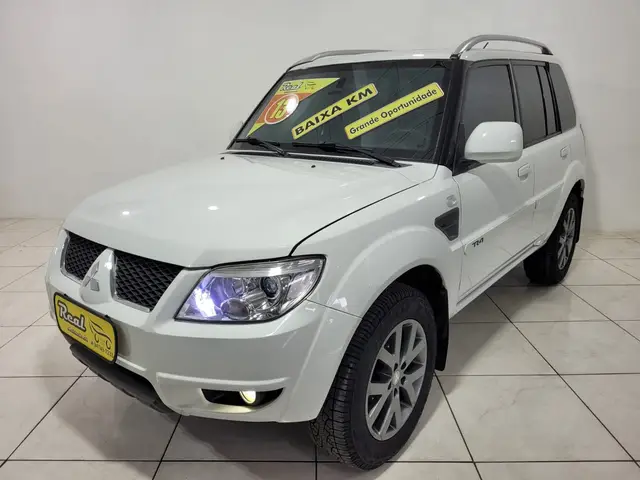 Carro Mitsubishi Pajero TR4 2013 2.0 16V 4x2 (Flex) (Aut)