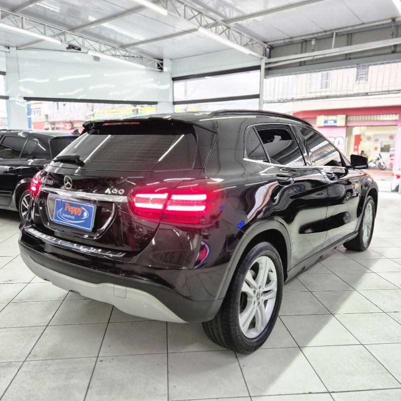 Mercedes-Benz GLA 200
