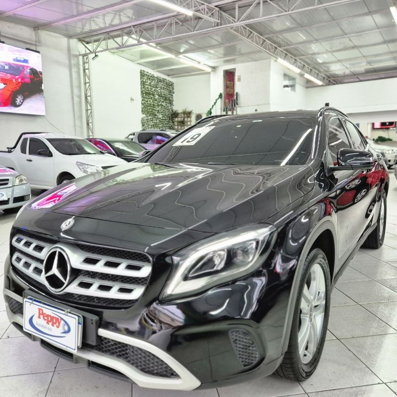 Mercedes-Benz GLA 200